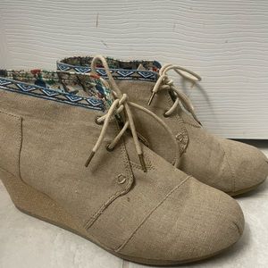 LIKE NEW SIZE 10 BOB Wedge Booties